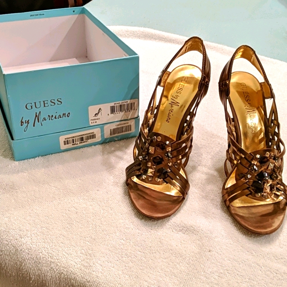 GUESS BY MARCIANO bronze heel